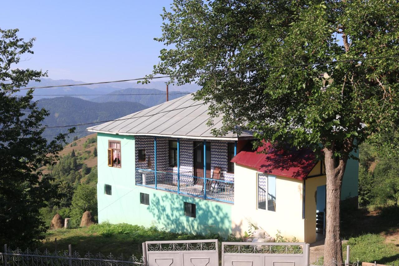 Guest House Chveni Ezo Khulo Esterno foto